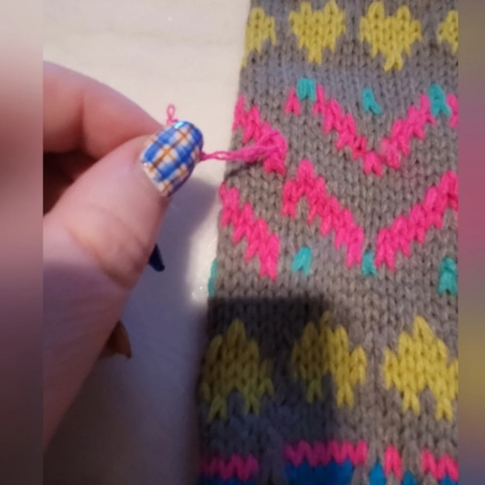 NWT Old Navy Neon Pink Blue Yellow Chevron Multicolor Modern Knit Fringe Scarf